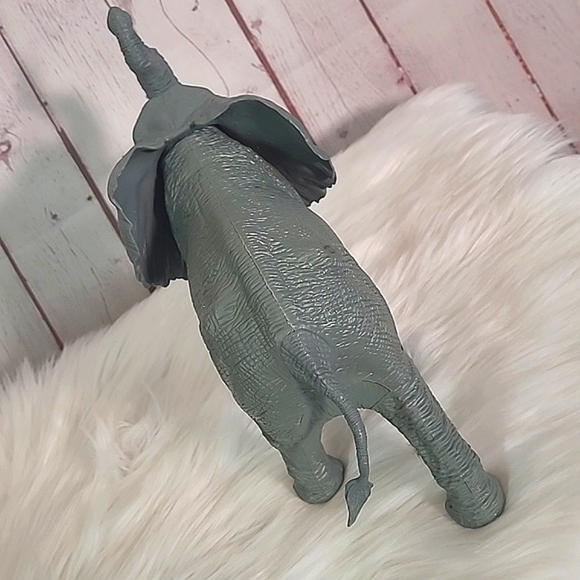 2020 Animal Planet Realistic African Elephant Battery Operated Sound Making Toy - Picture 11 of 17